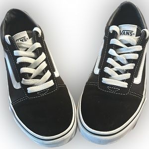 VANS Sneakers Black and White Size Youth 5 1/2
